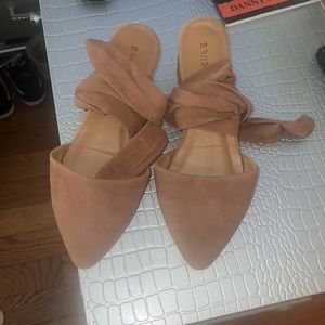 Women's Wrap around shoes